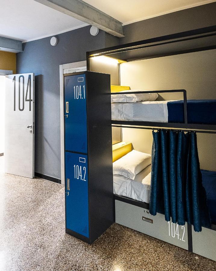 Marathon Hostel Janov Exteriér fotografie