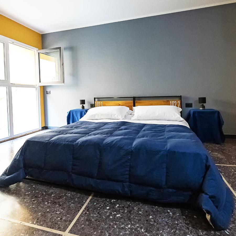 Marathon Hostel Janov Exteriér fotografie