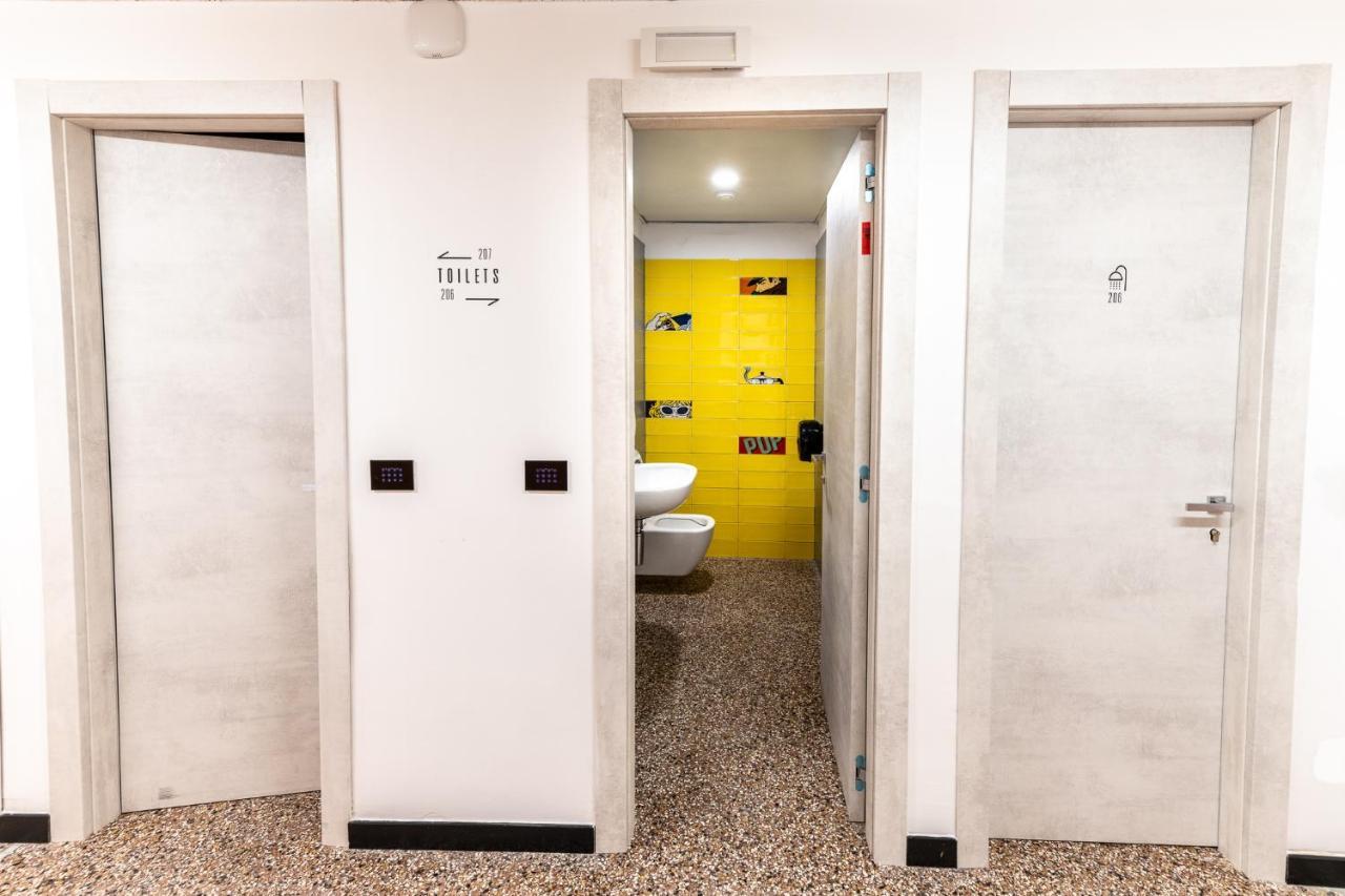 Marathon Hostel Janov Exteriér fotografie