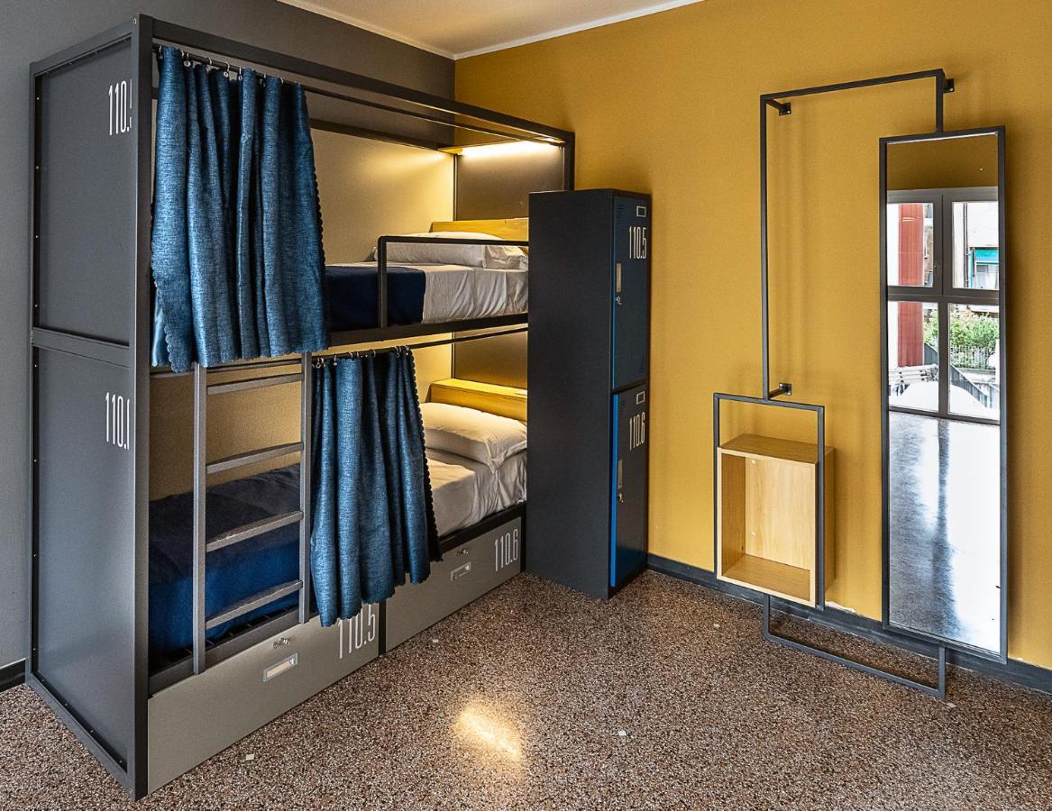 Marathon Hostel Janov Exteriér fotografie