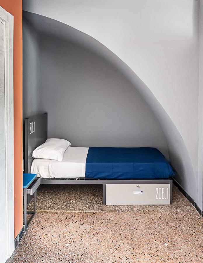 Marathon Hostel Janov Exteriér fotografie