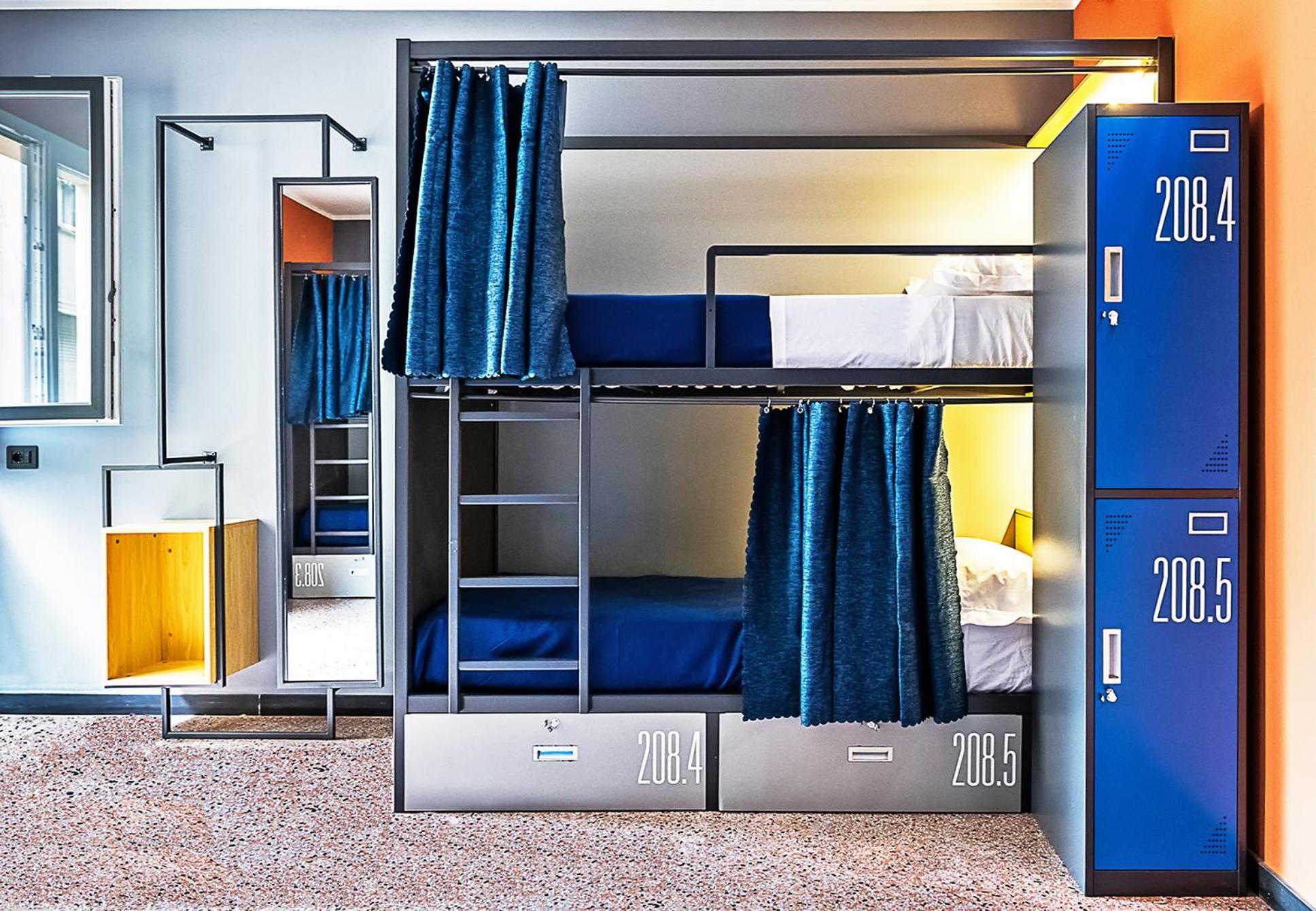 Marathon Hostel Janov Exteriér fotografie